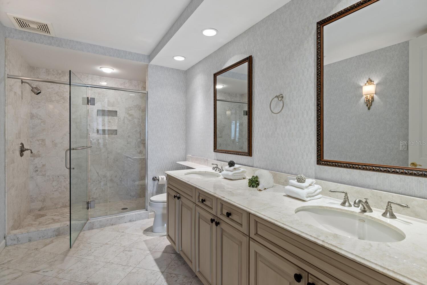 THE TOWER RESIDENCES - Residential