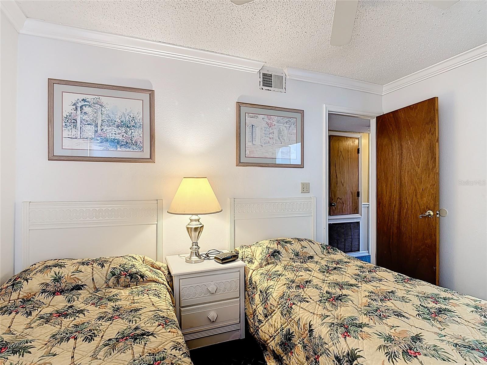 VILLAS AT SOMERSET THE - Residential