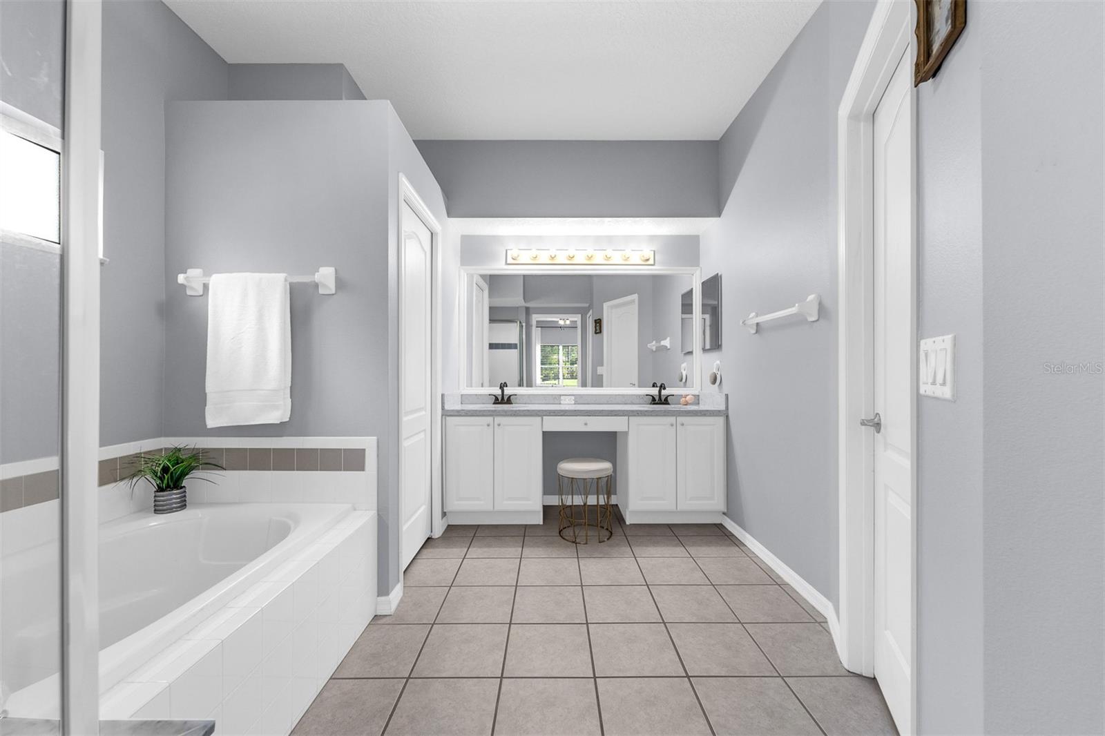 STONEYBROOK - Residential