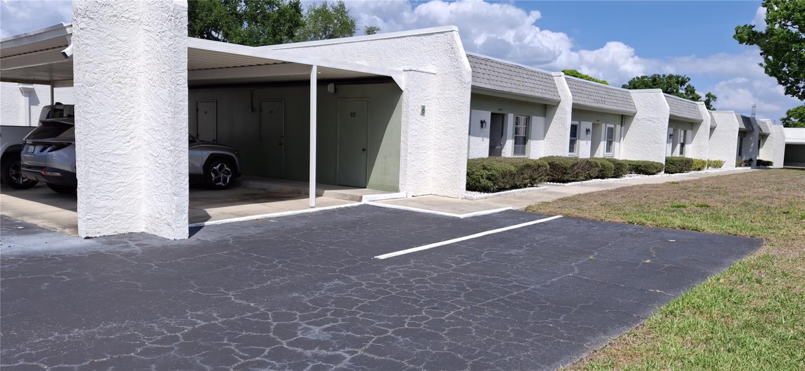 LAKES VILLAS CONDO I - Residential