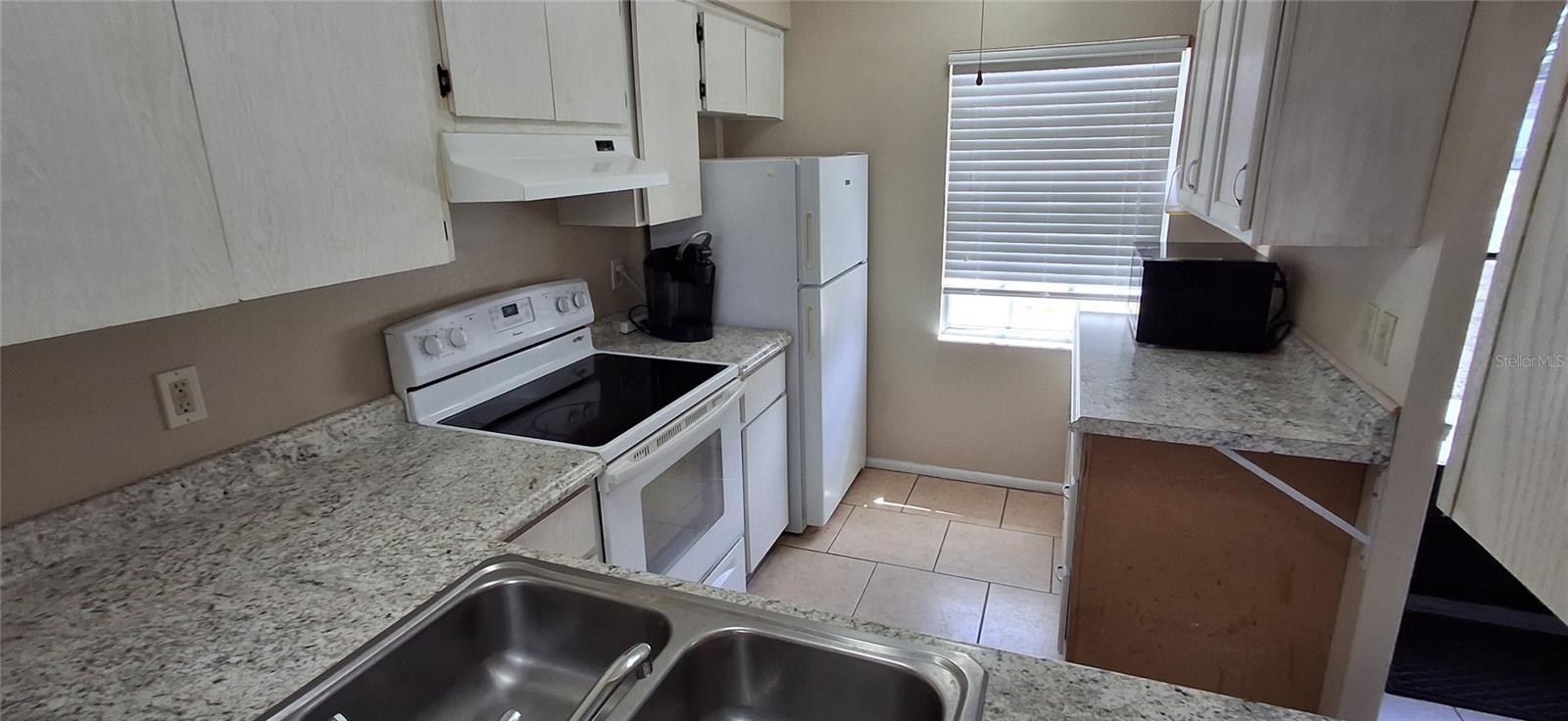 LAKES VILLAS CONDO I - Residential