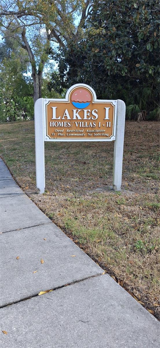 LAKES VILLAS CONDO I - Residential