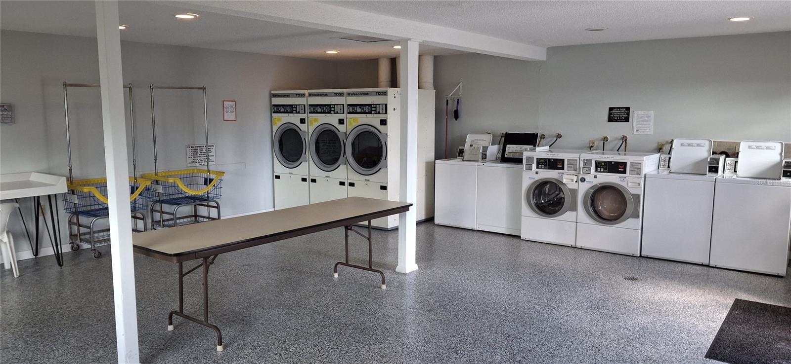 LAKES VILLAS CONDO I - Residential