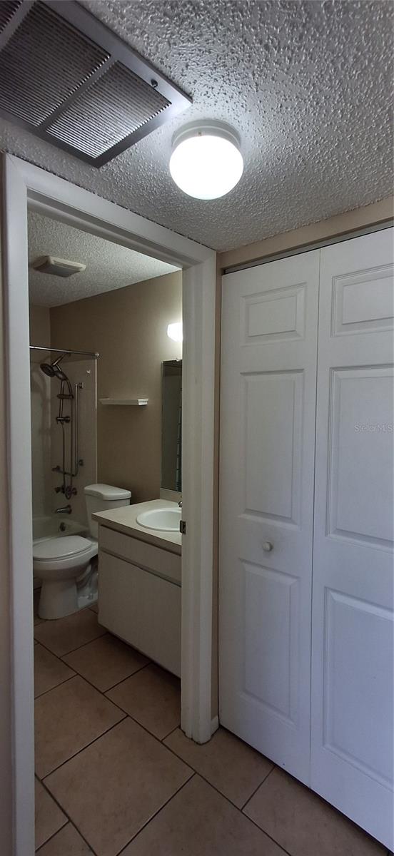 LAKES VILLAS CONDO I - Residential