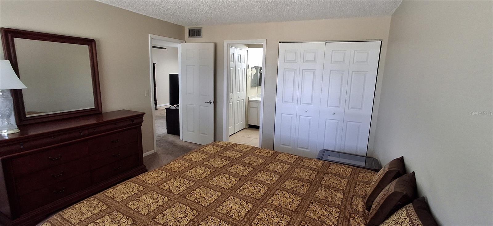 LAKES VILLAS CONDO I - Residential