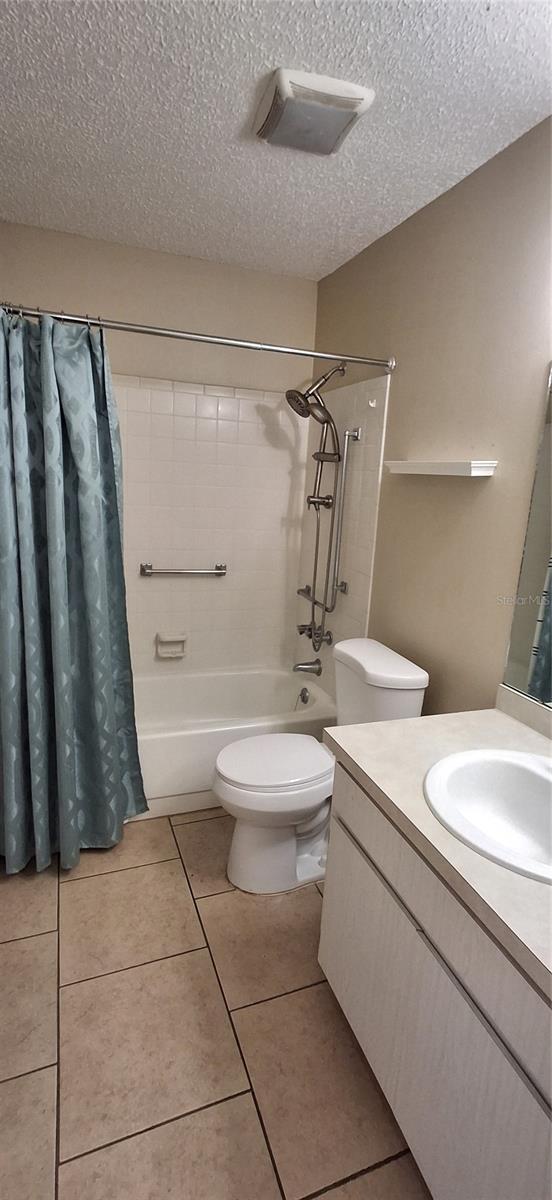 LAKES VILLAS CONDO I - Residential