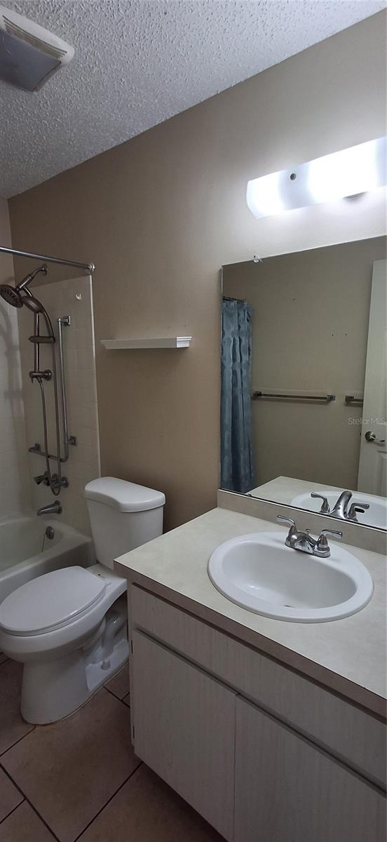 LAKES VILLAS CONDO I - Residential