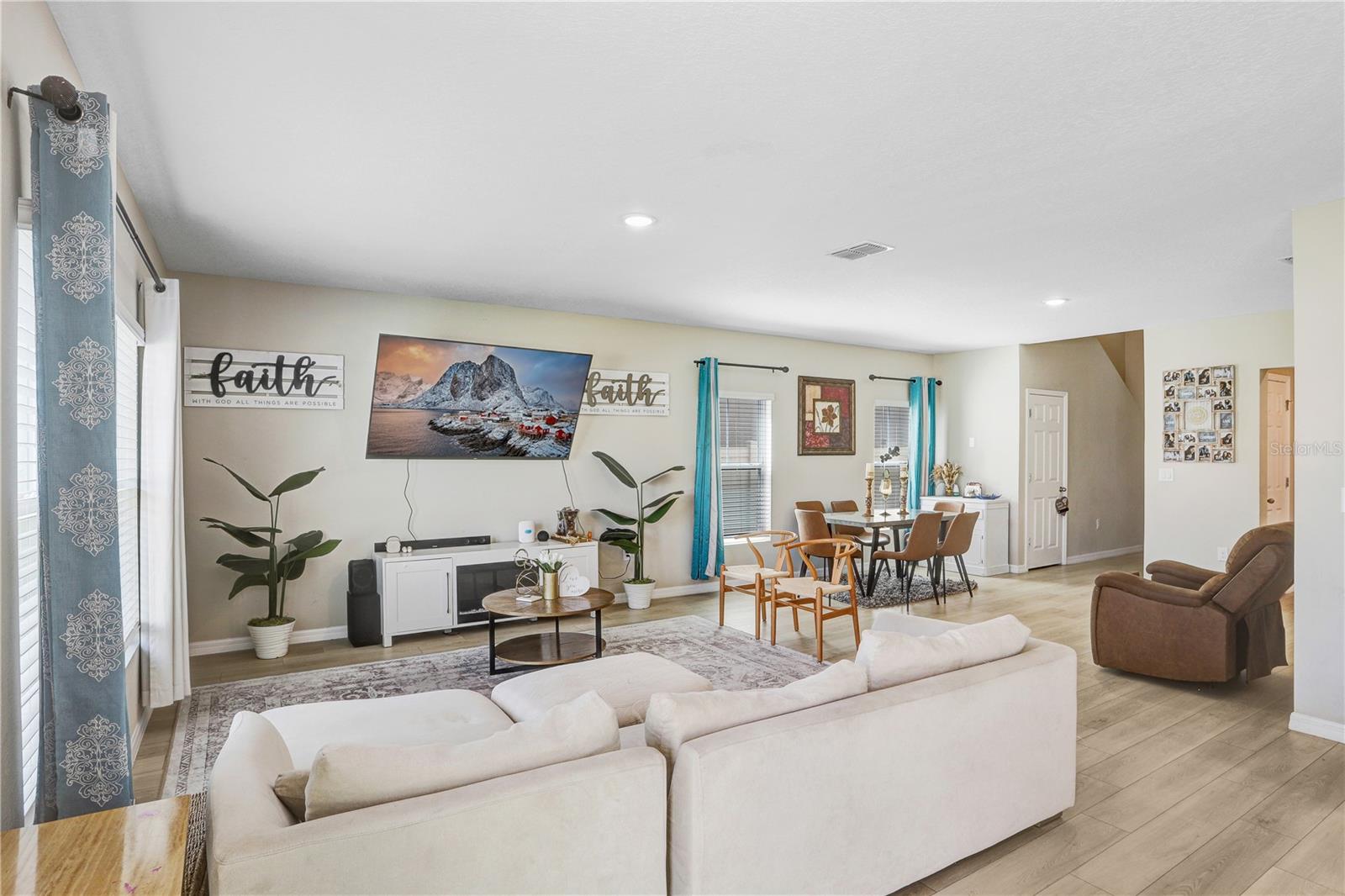 CROSSWIND POINT PH II - Residential Lease