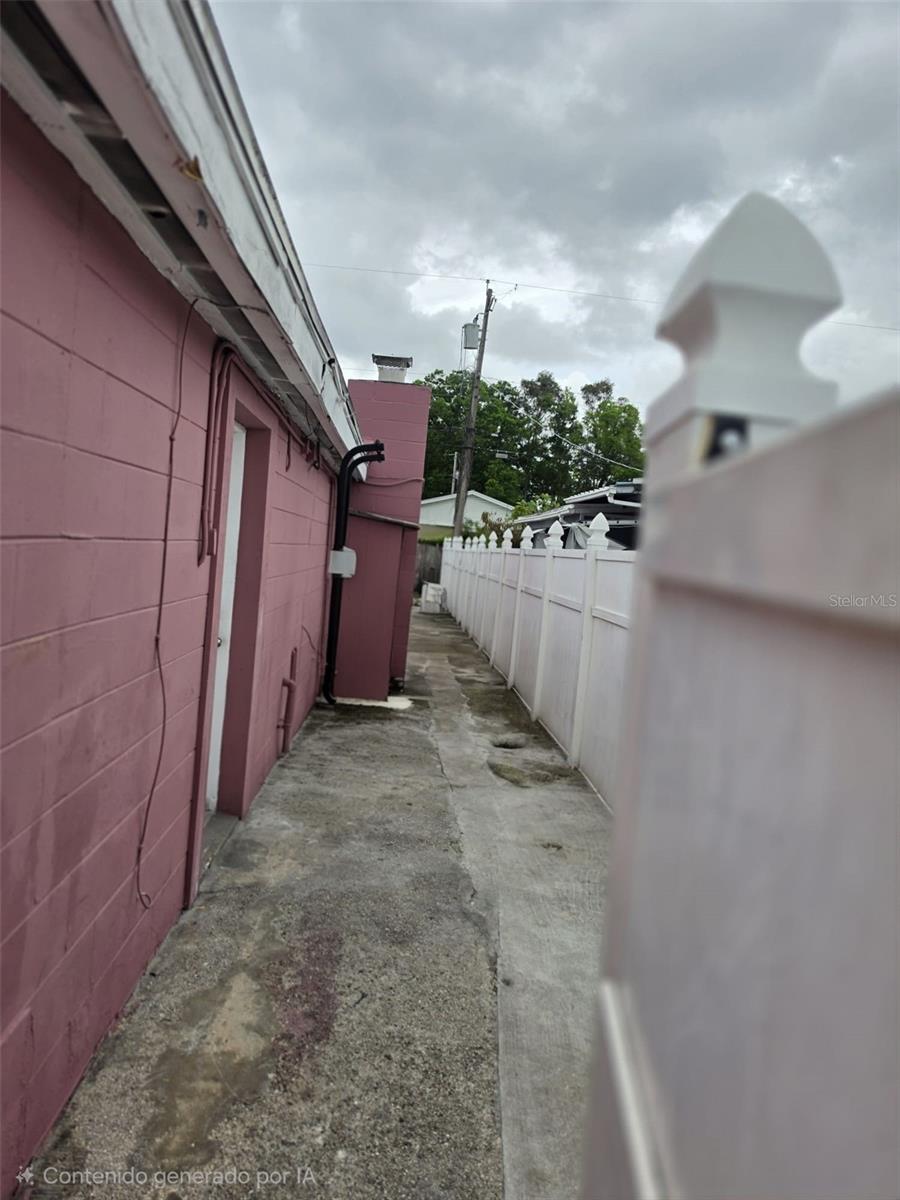 PINE CREST VILLA ADD - Residential