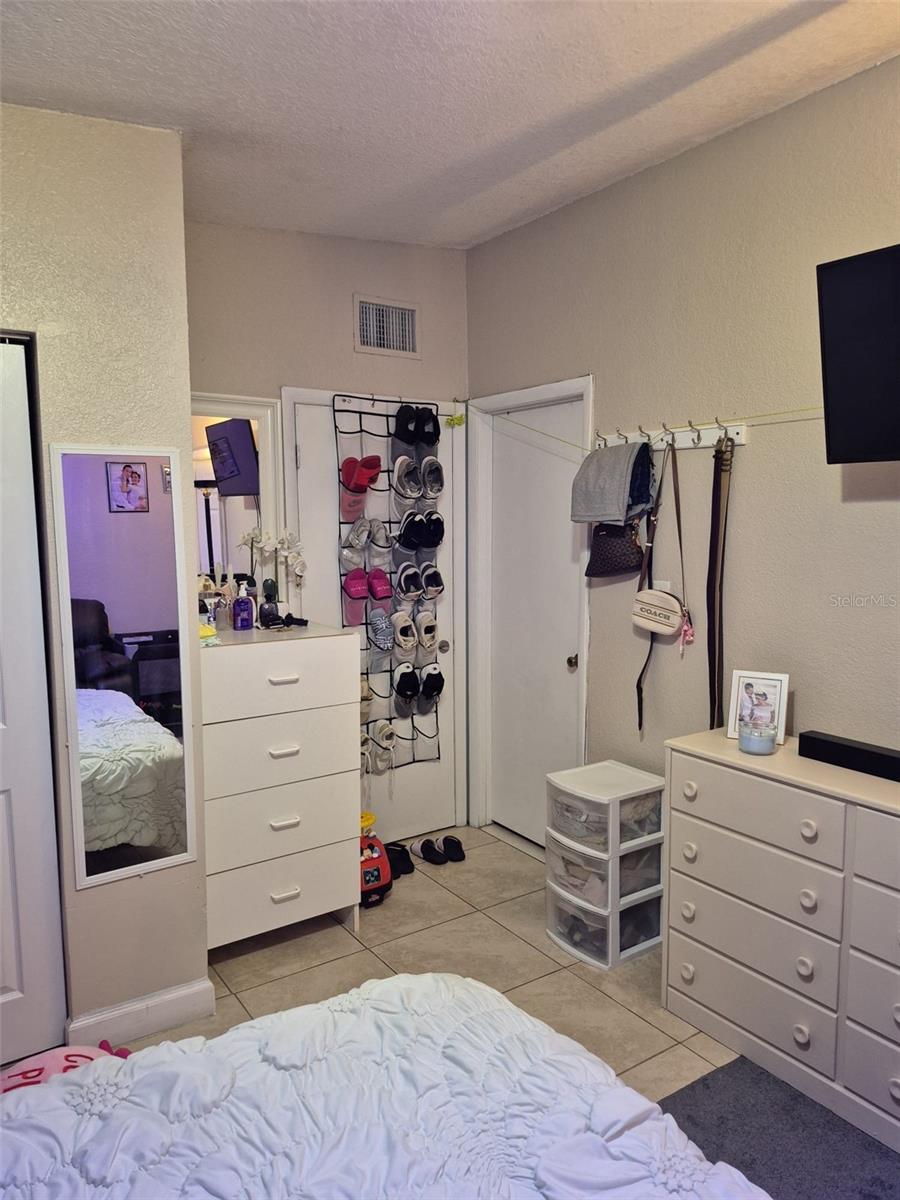 PINE CREST VILLA ADD - Residential