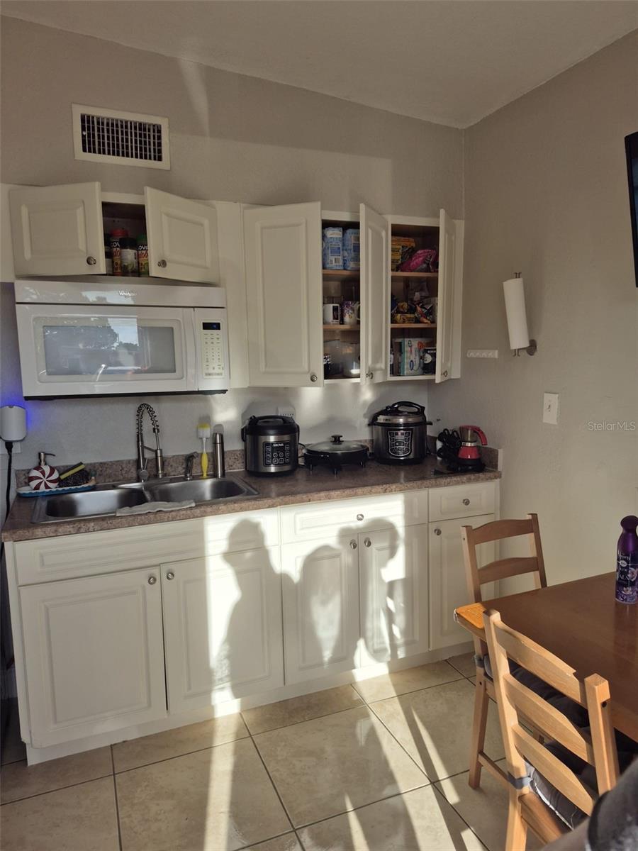 PINE CREST VILLA ADD - Residential