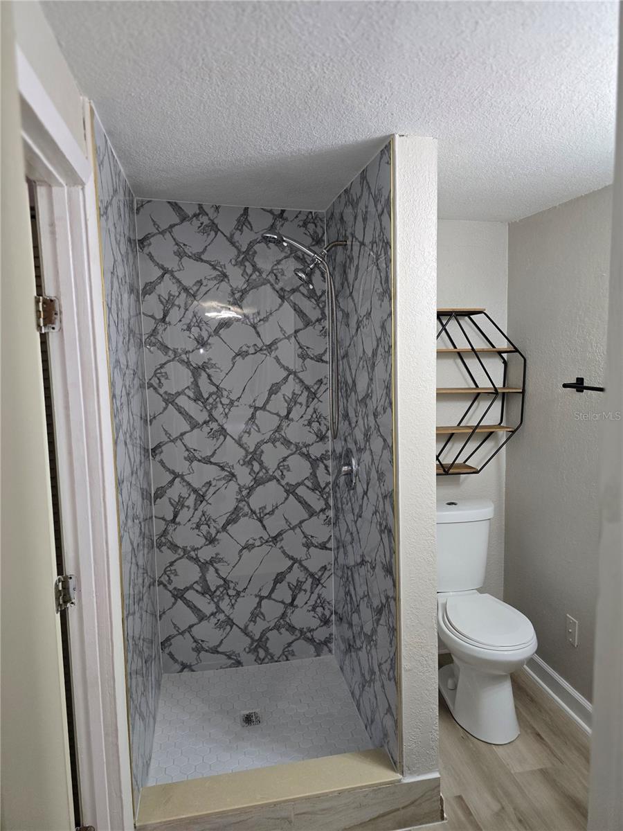 PINE CREST VILLA ADD - Residential