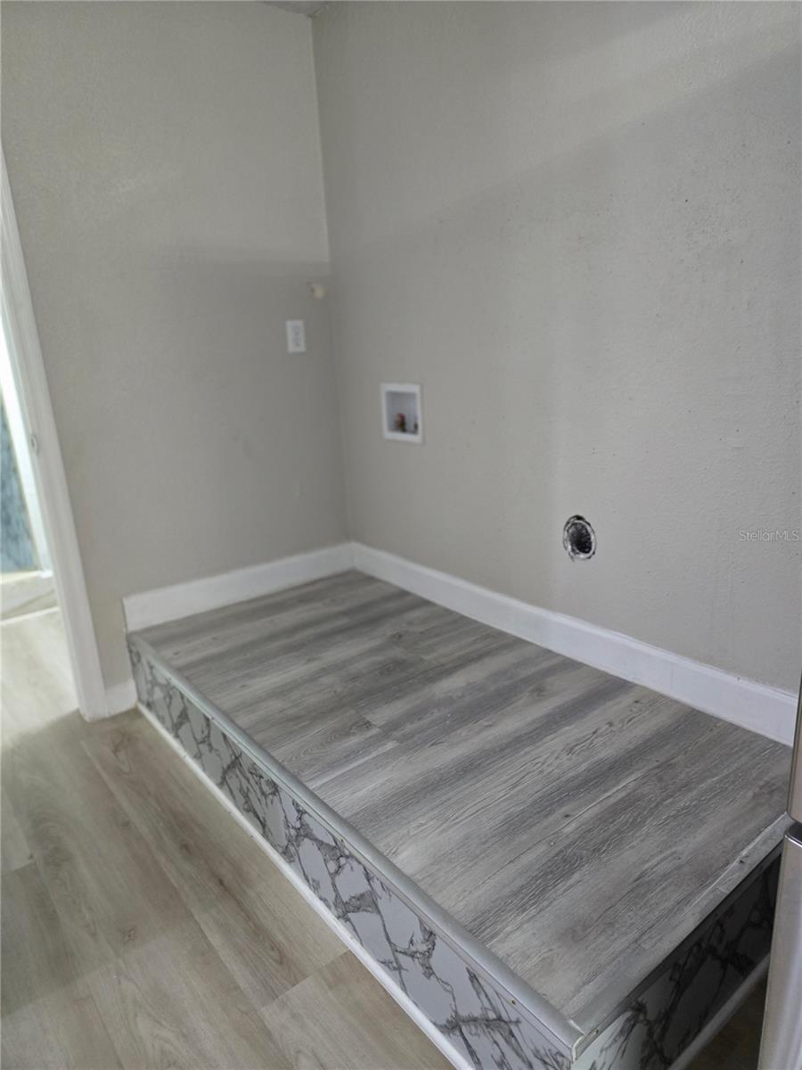 PINE CREST VILLA ADD - Residential