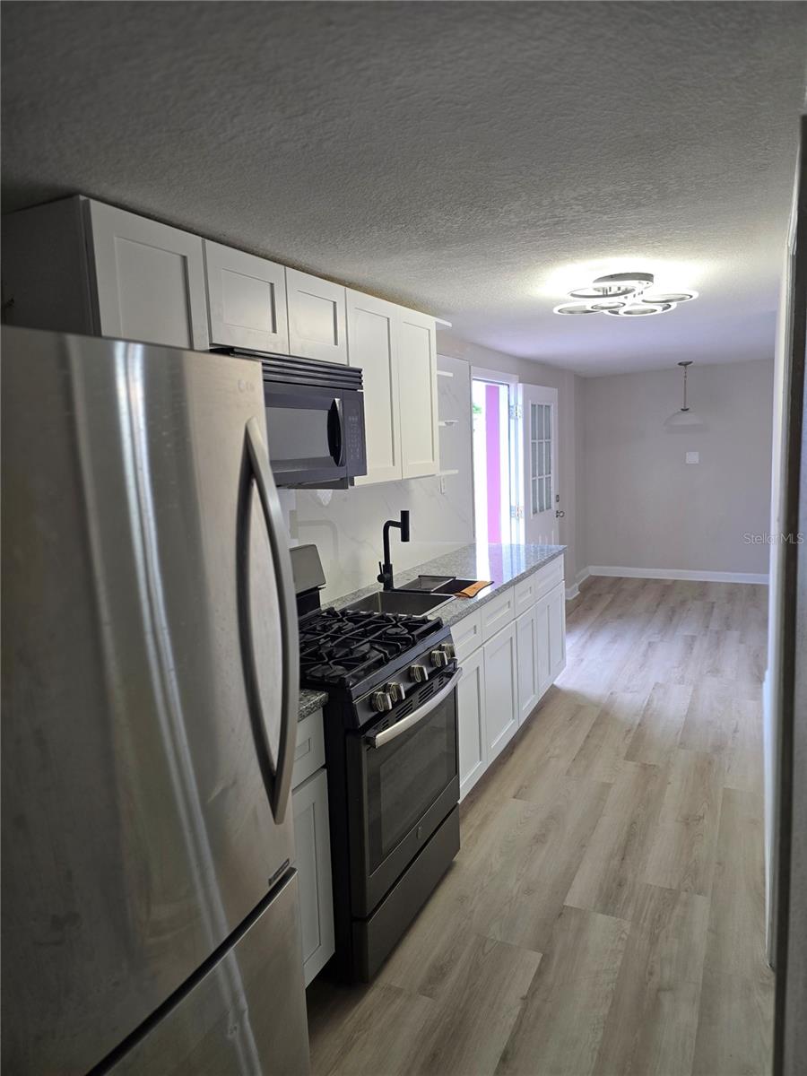 PINE CREST VILLA ADD - Residential