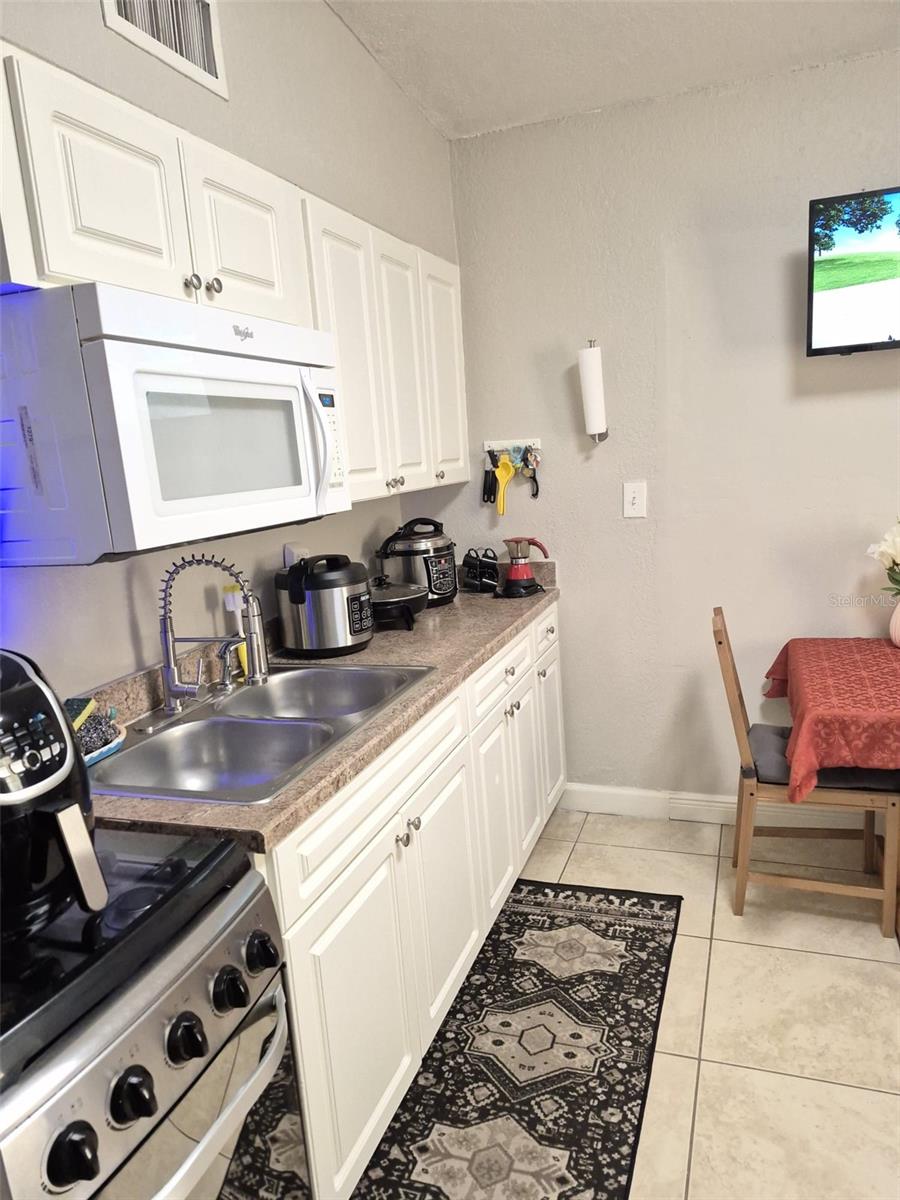 PINE CREST VILLA ADD - Residential