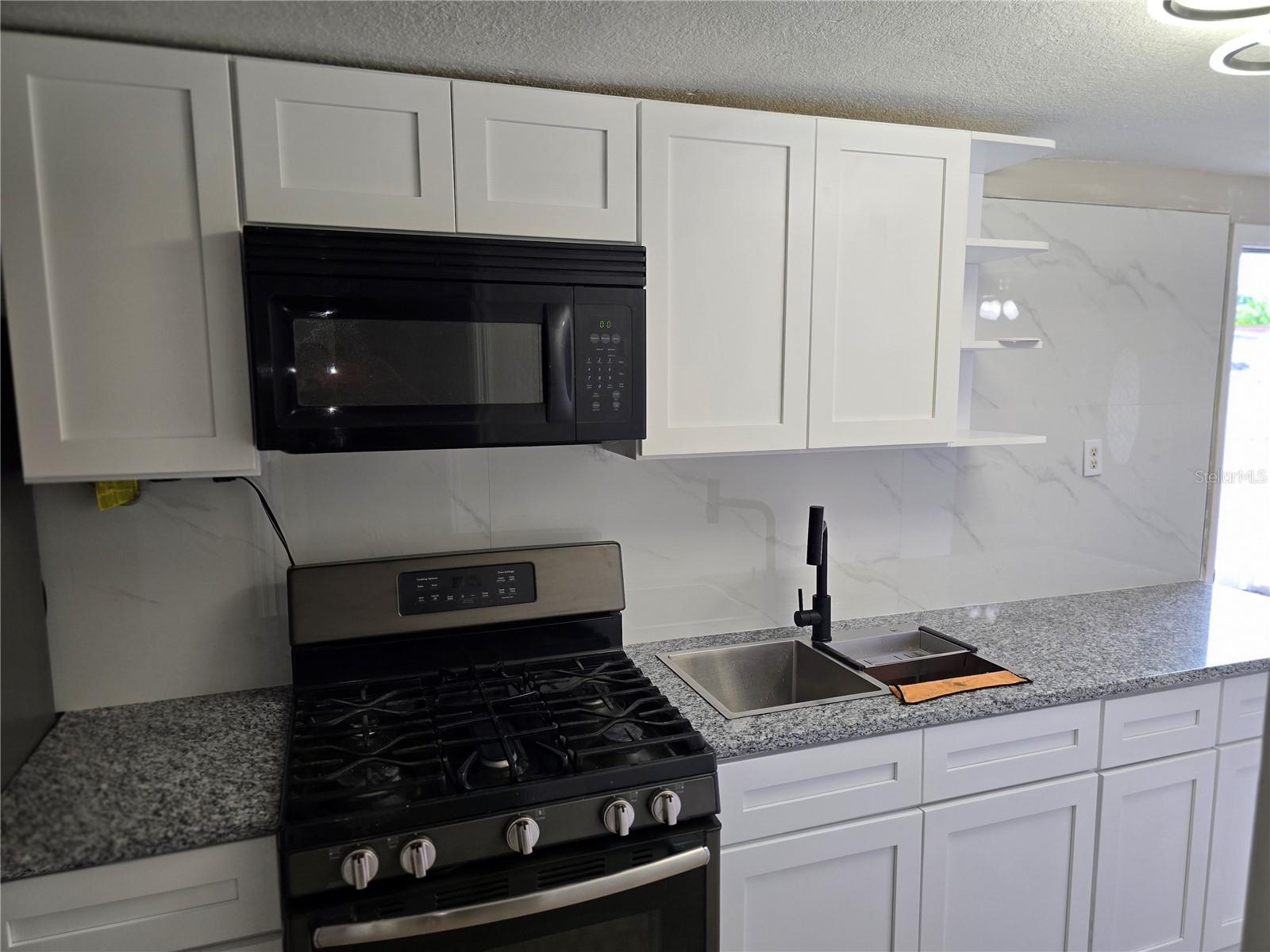 PINE CREST VILLA ADD - Residential