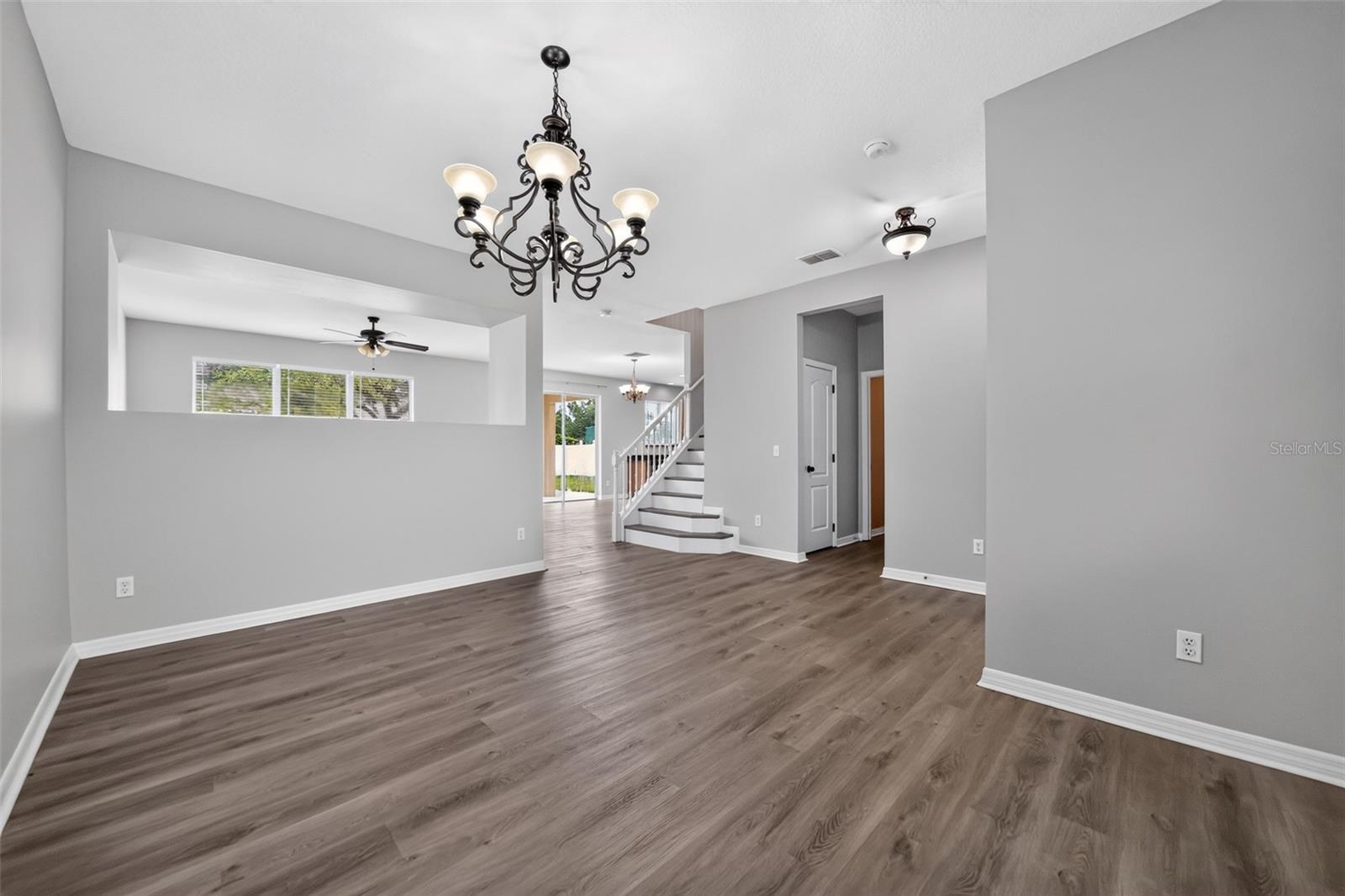 1215 ALAPAHA LANE