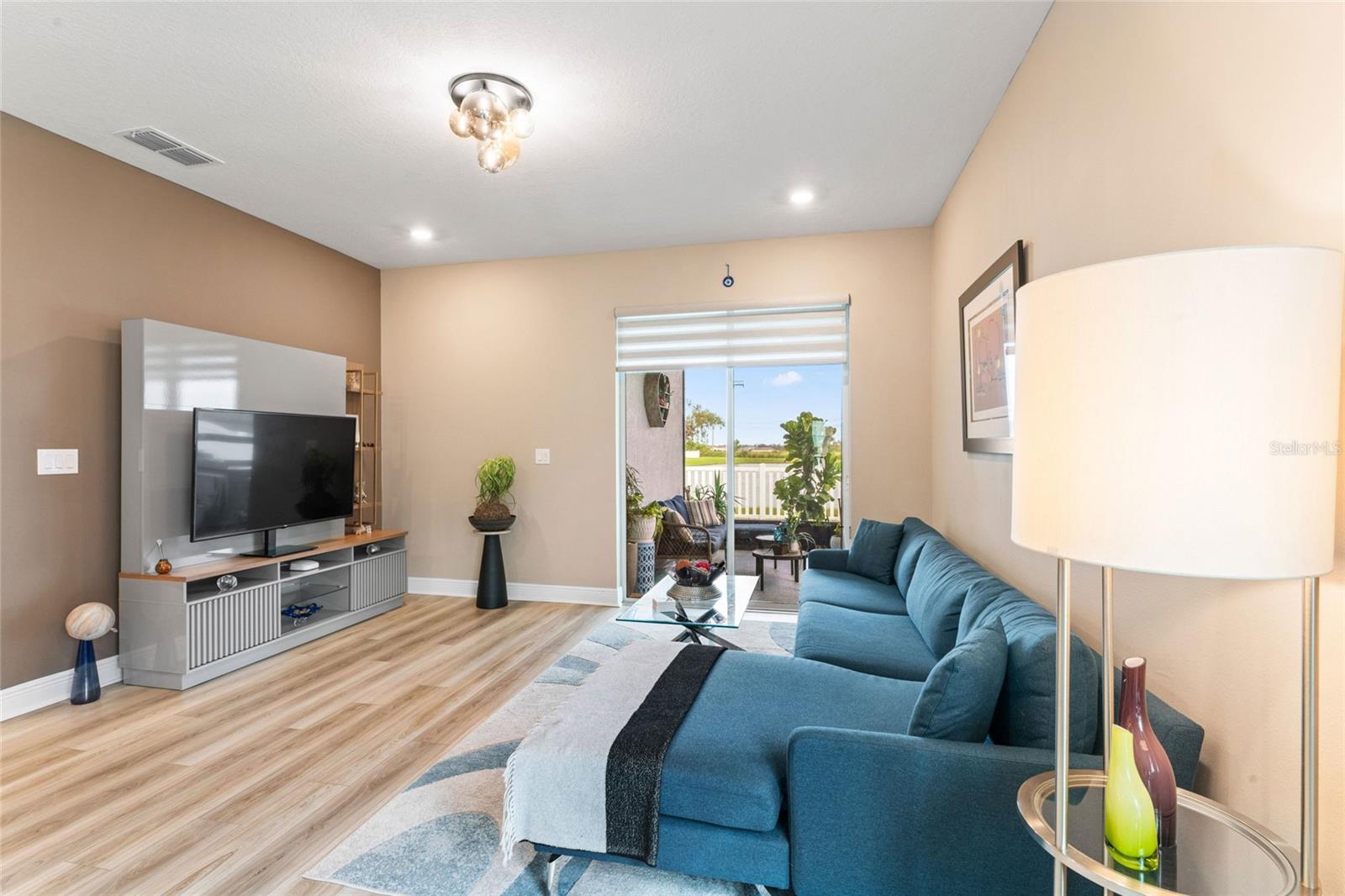 9368 SANDY BLUFFS CIRCLE