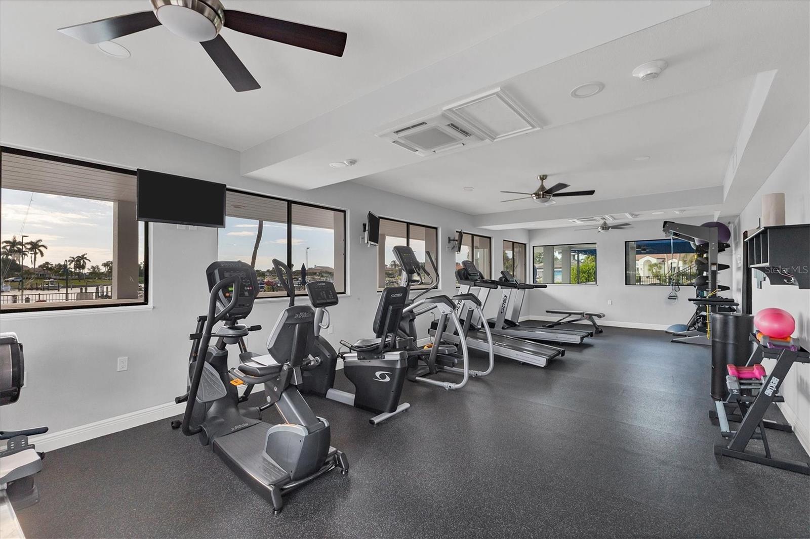 SOUTHBAY YACHT & RACQUET CLUB - Residential