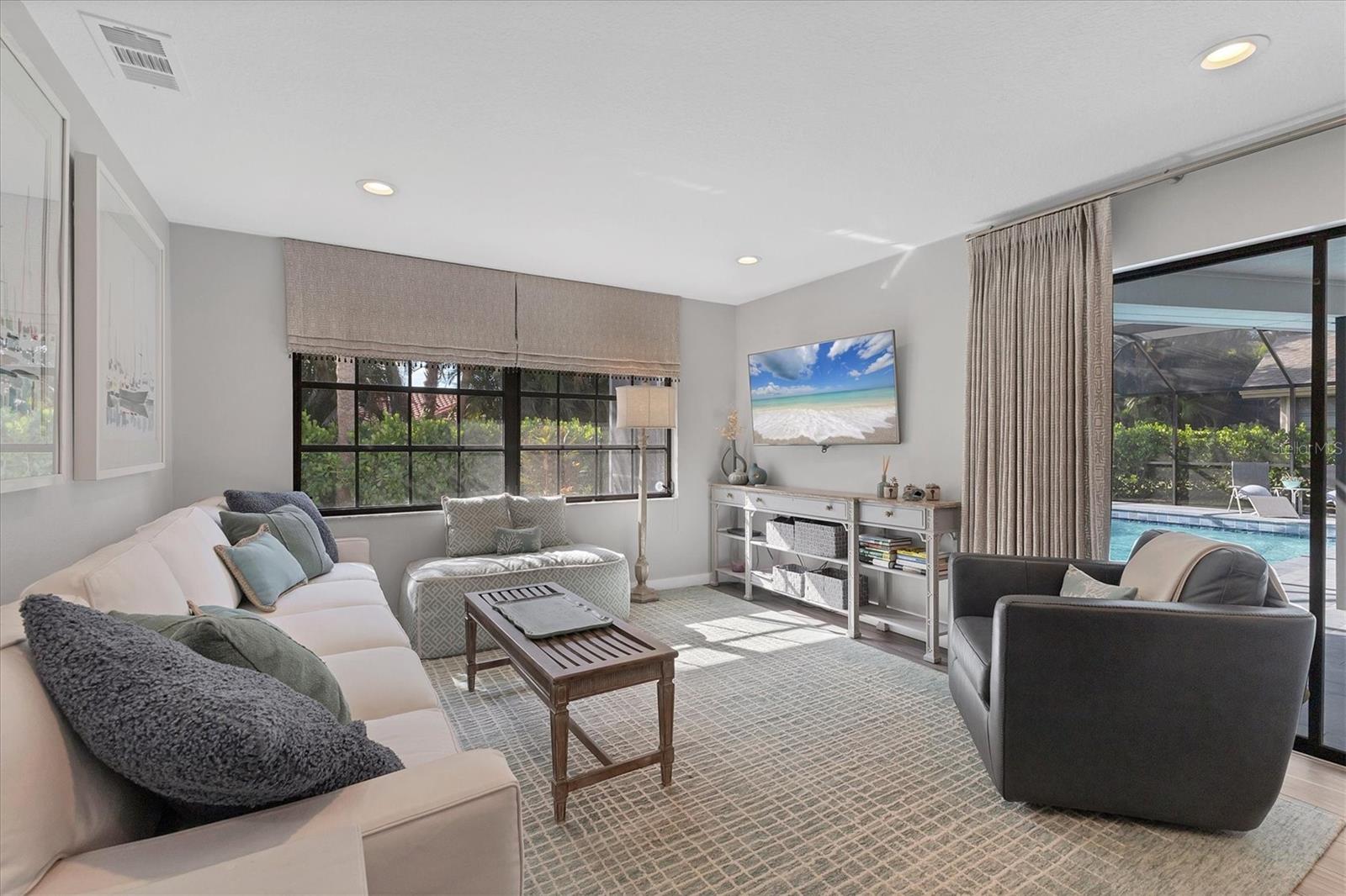 SOUTHBAY YACHT & RACQUET CLUB - Residential