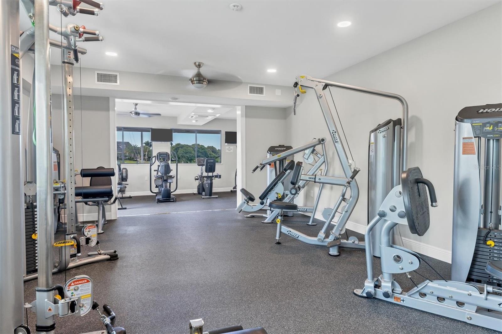 SOUTHBAY YACHT & RACQUET CLUB - Residential