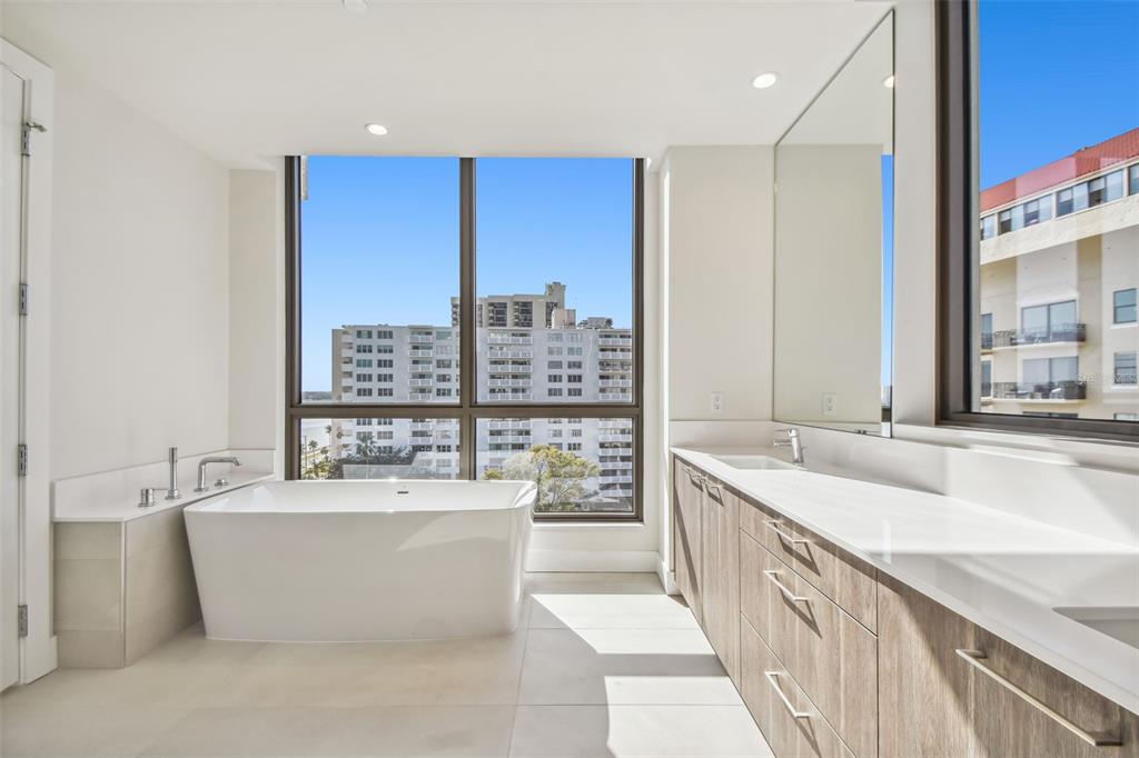 HYDE PARK HOUSE - Residential