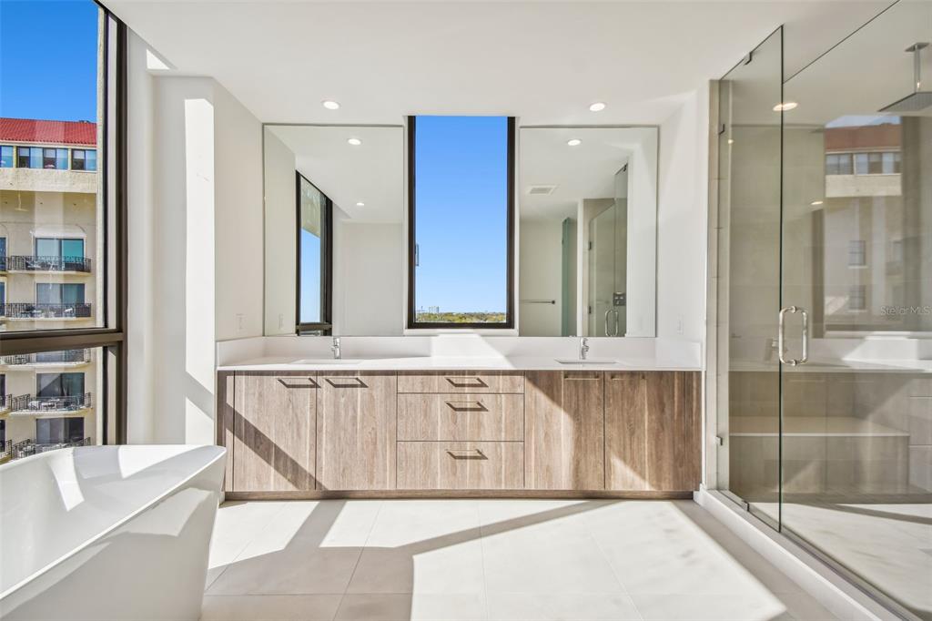 HYDE PARK HOUSE - Residential