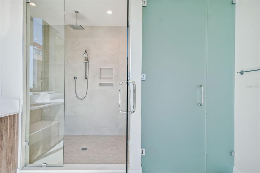 HYDE PARK HOUSE - Residential