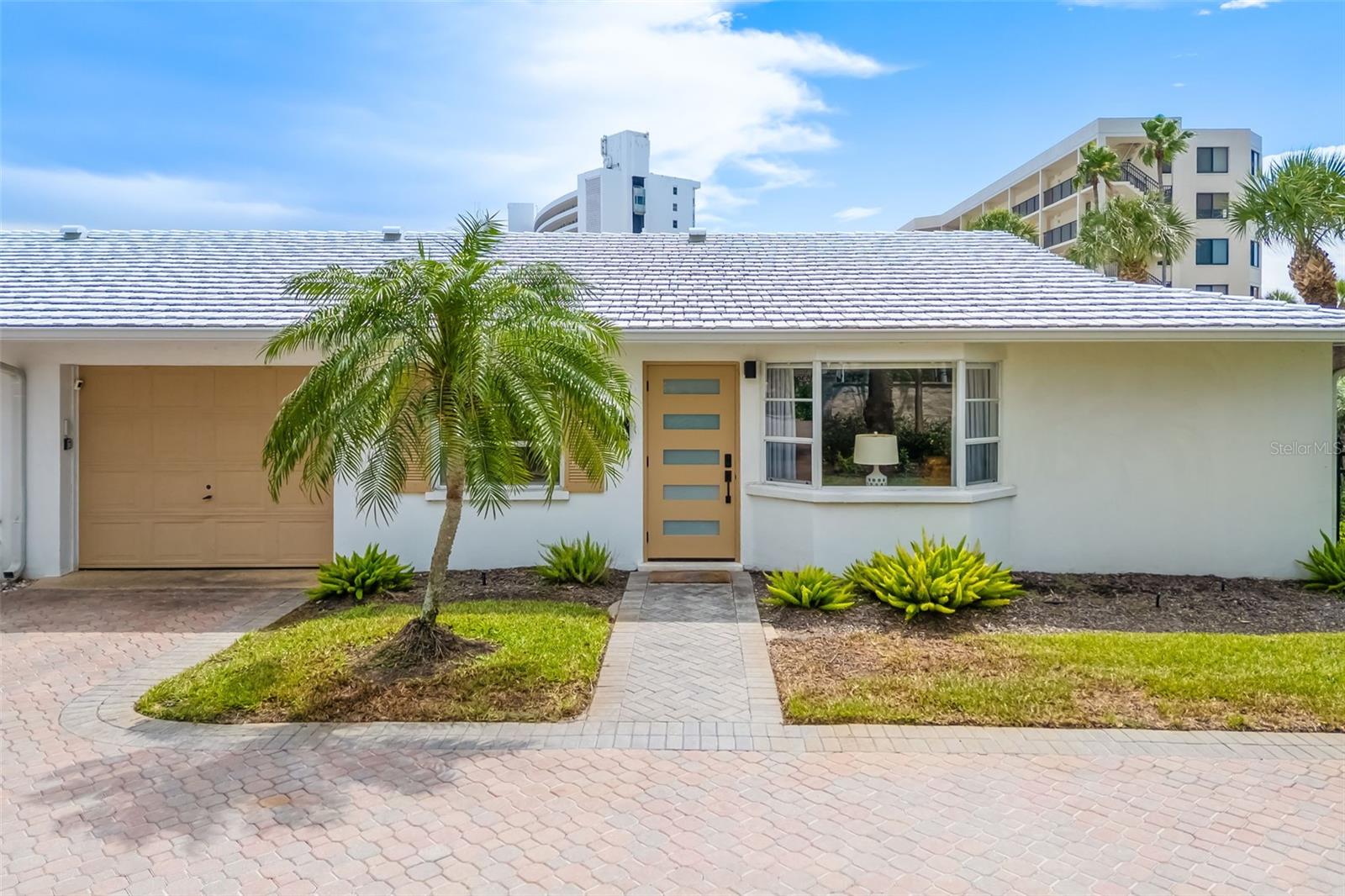 CRYSTAL SANDS 1 - Residential