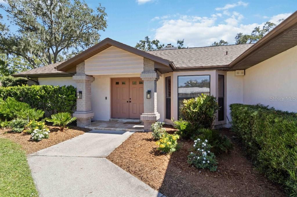 Photo of 5206 Woodlawn Circle E, Palmetto, FL 34221 (MLS # TB8487151)