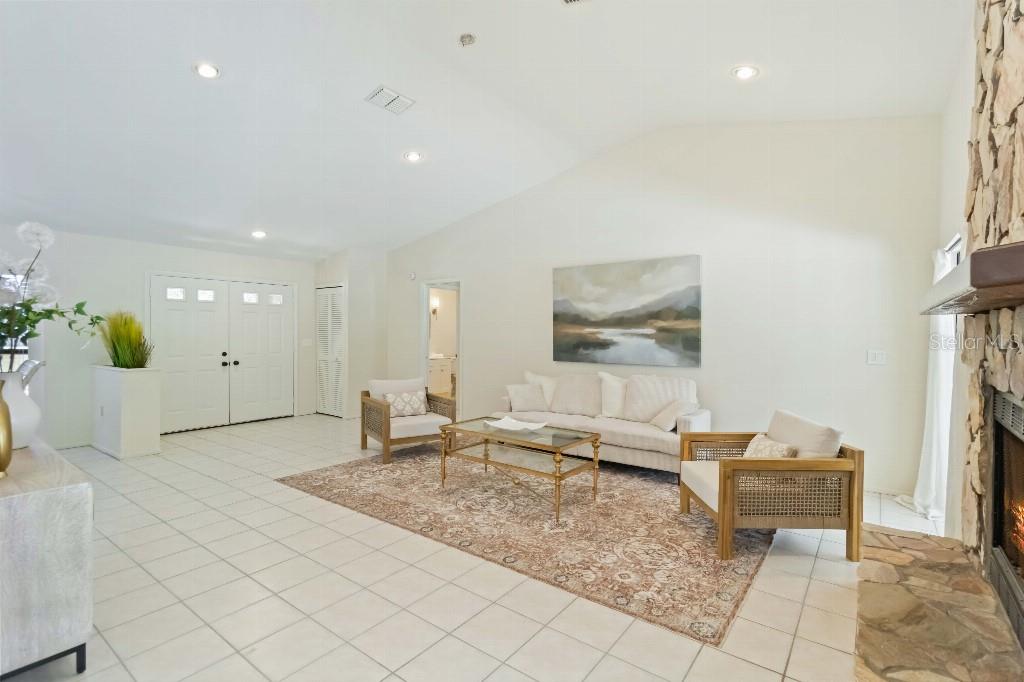 WOODLAWN LAKES FIRST ADD - Residential