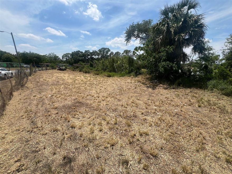 GREAT INVESTMENT OPPORTUNITY. Perfect spot to build your dream house, start a project or make a smart investment.
Excellent location.
Don't miss out this opportunity to own a piece of land.
