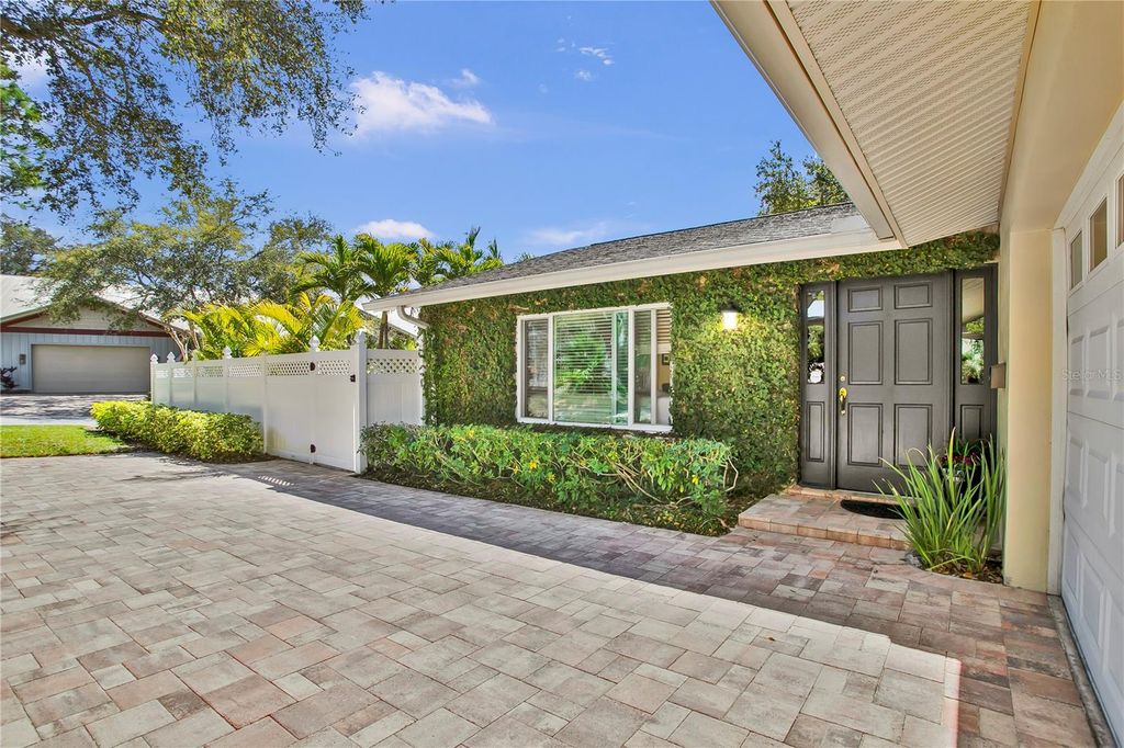 Photo of 323 Roebling Road N, Belleair, FL 33756 (MLS # TB8480071)