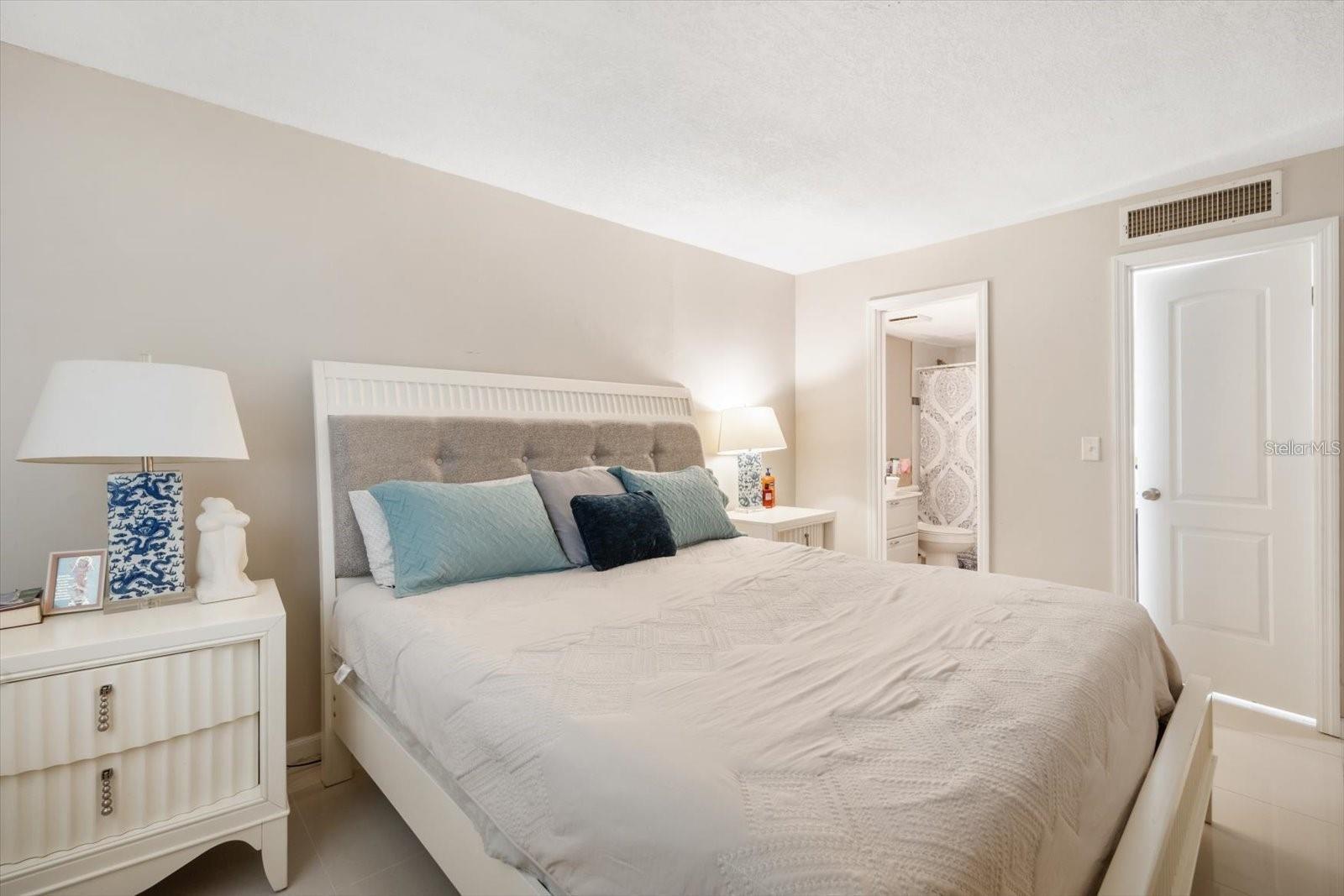 RUSSELLWOOD A CONDO - Residential Lease