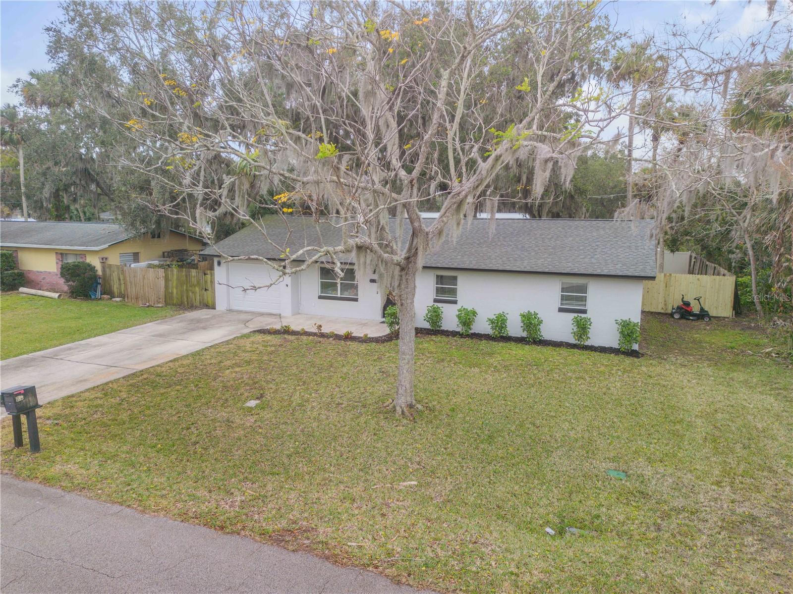 1622 PINE TREE DRIVE