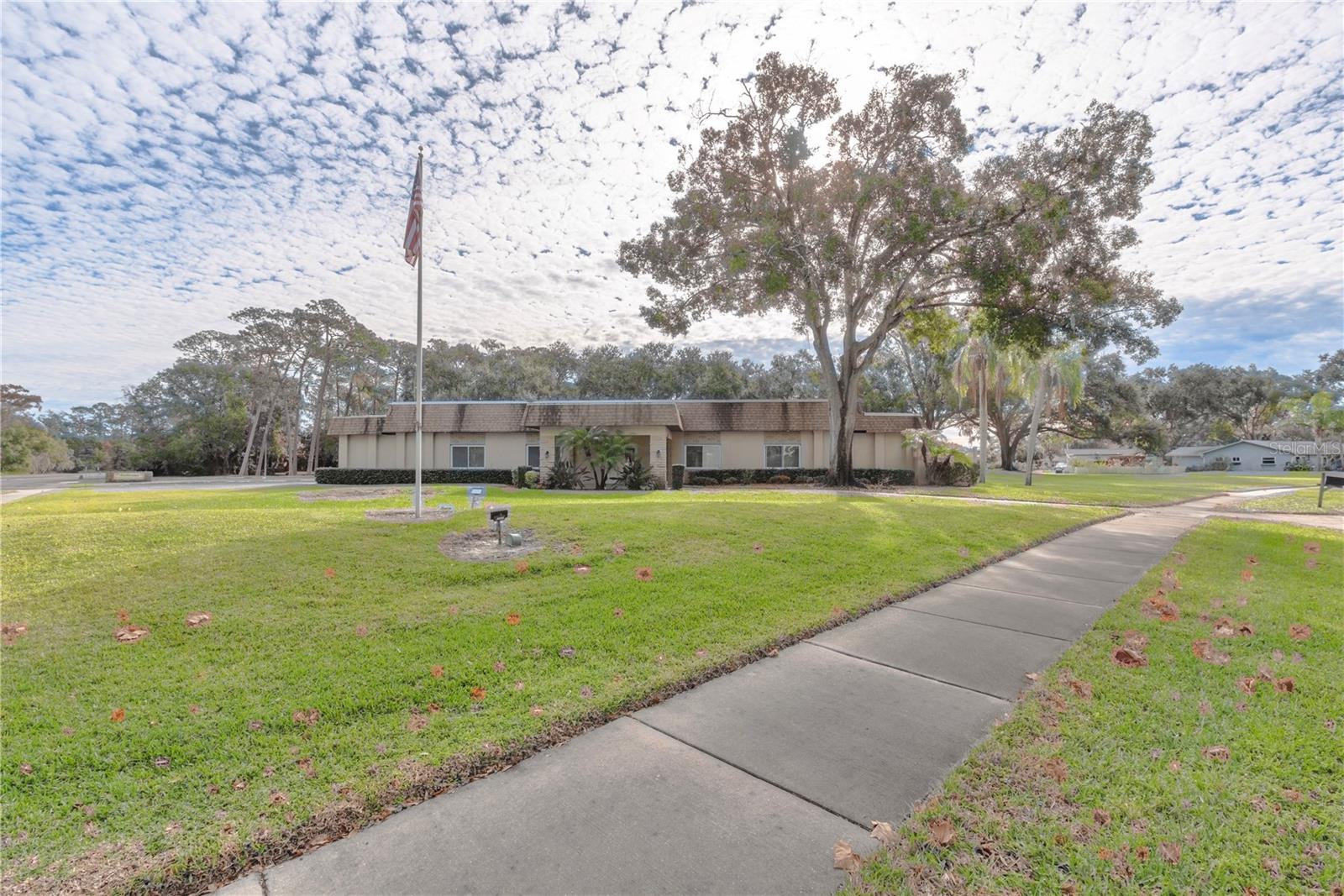 ANCHORAGE OF TARPON LAKE UNIT THREE THE - Residential