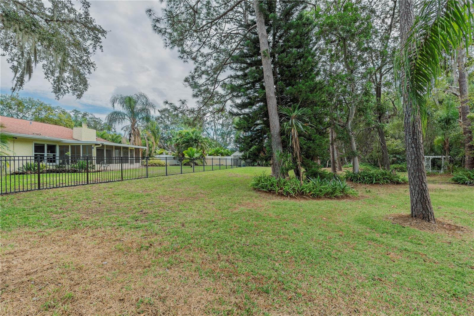 ANCHORAGE OF TARPON LAKE UNIT THREE THE - Residential