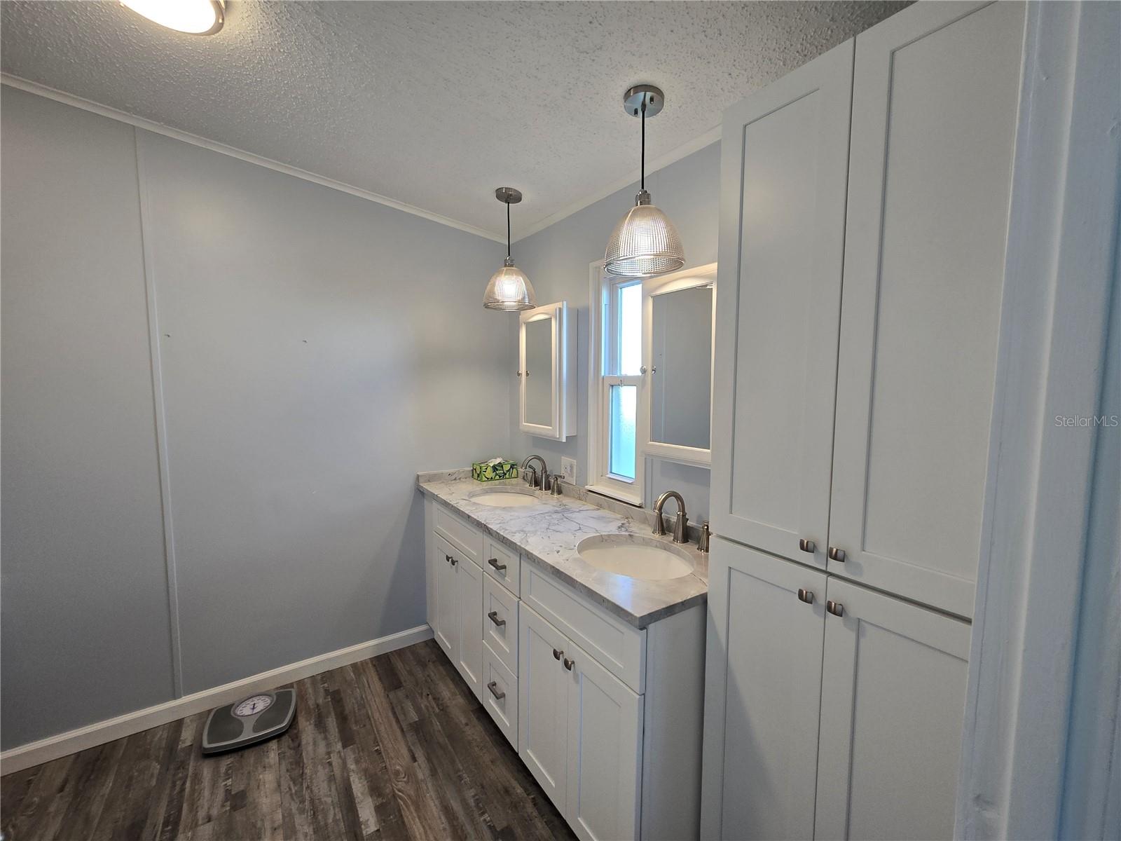 SWEETWATER GOLF AND TENNIS CLUB - Residential