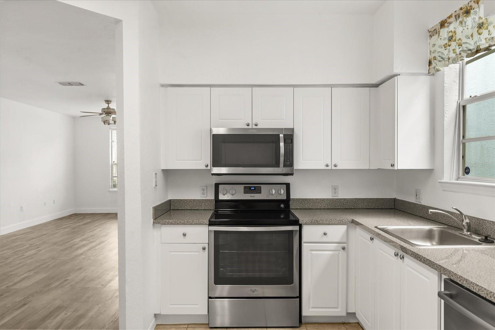 THE VILLAS AT CARROLLWOOD CONDO - Residential