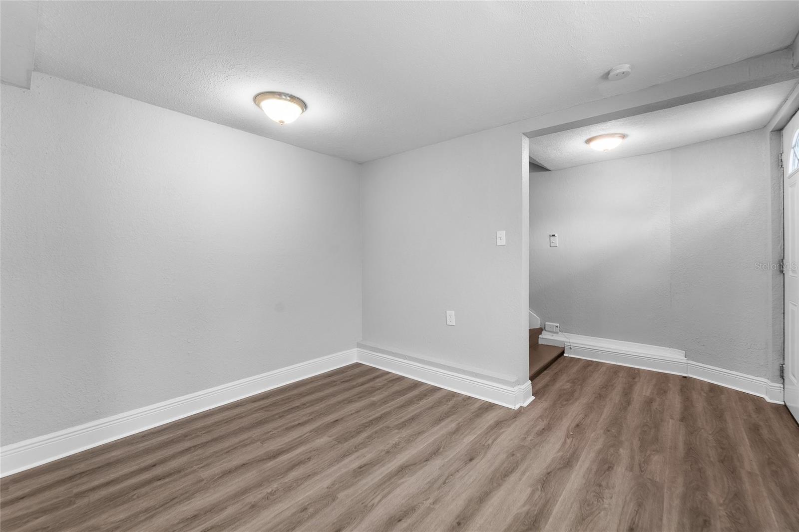 115 W ALLISON COURT
