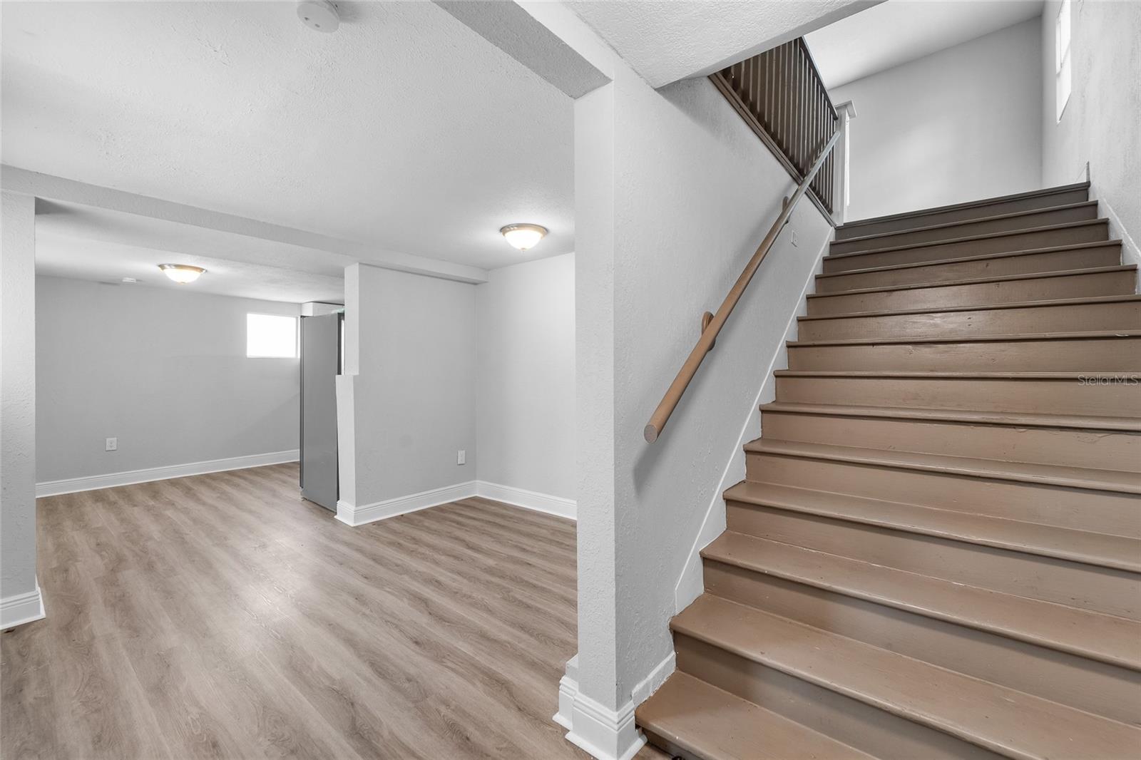 115 W ALLISON COURT