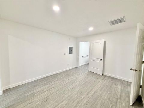 Tiny photo for 683 N Court Street, Bronson, FL 32621 (MLS # GC539159)