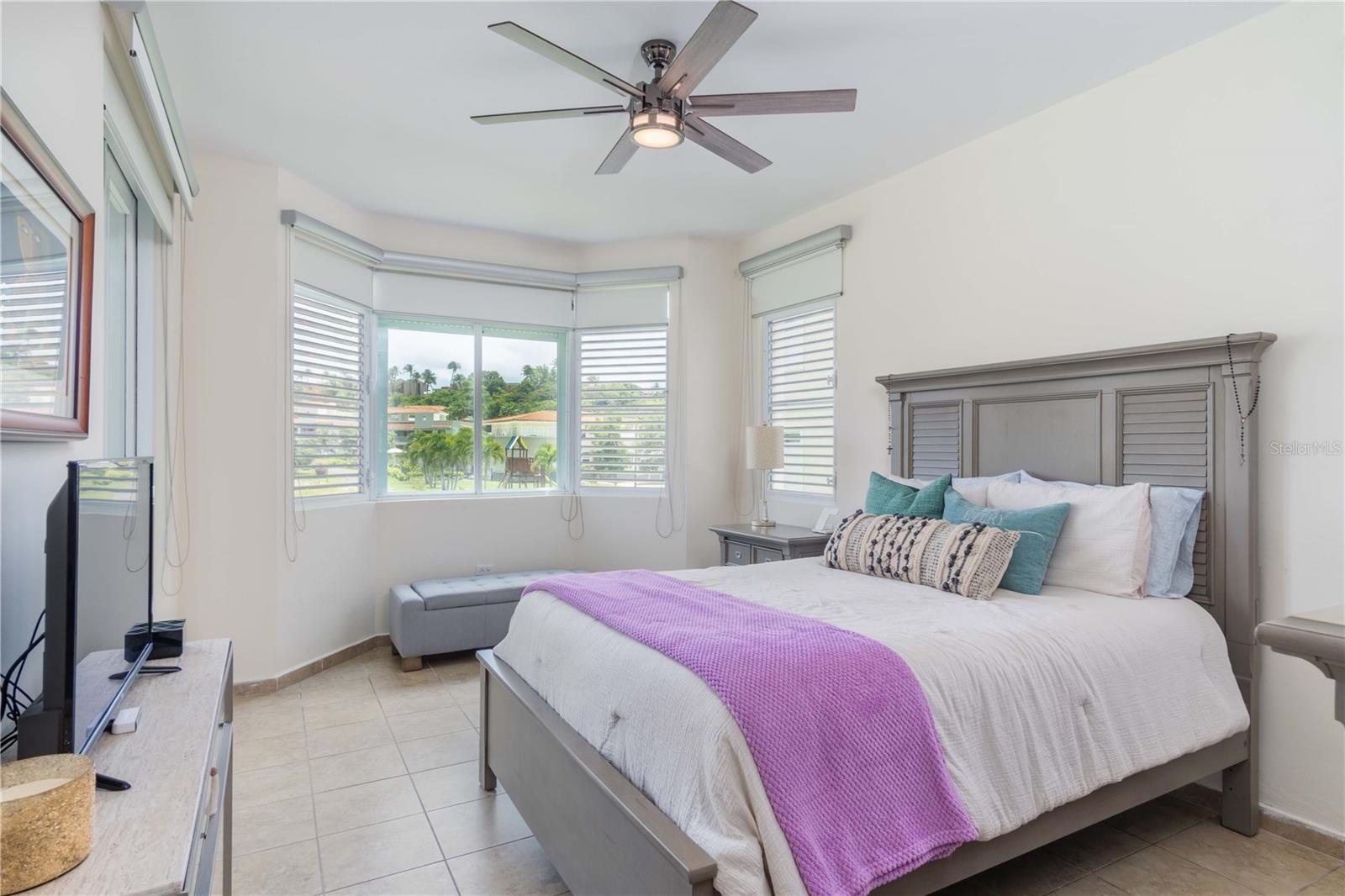 HARBOUR LAKES - Residential Lease