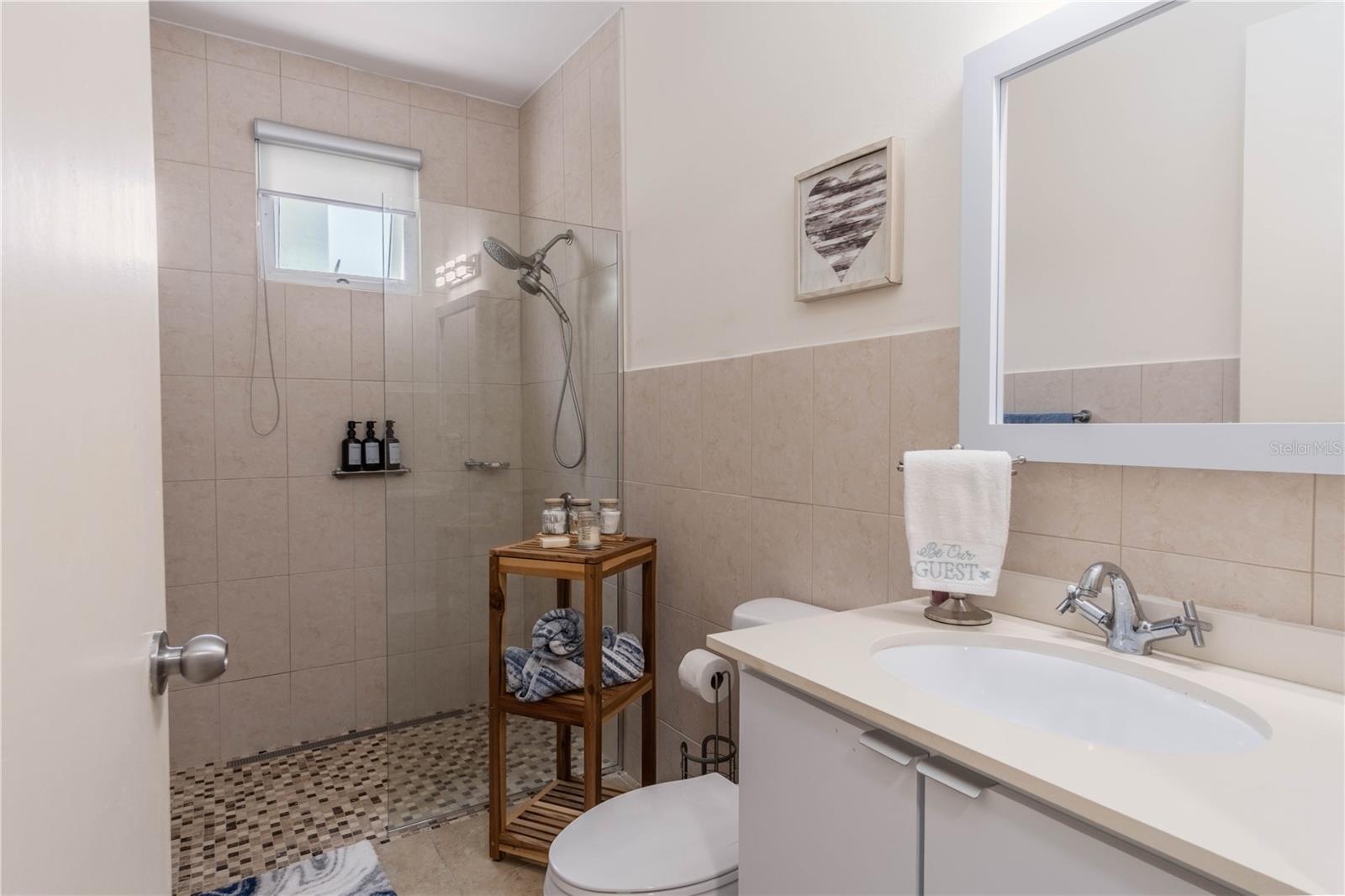 HARBOUR LAKES - Residential Lease