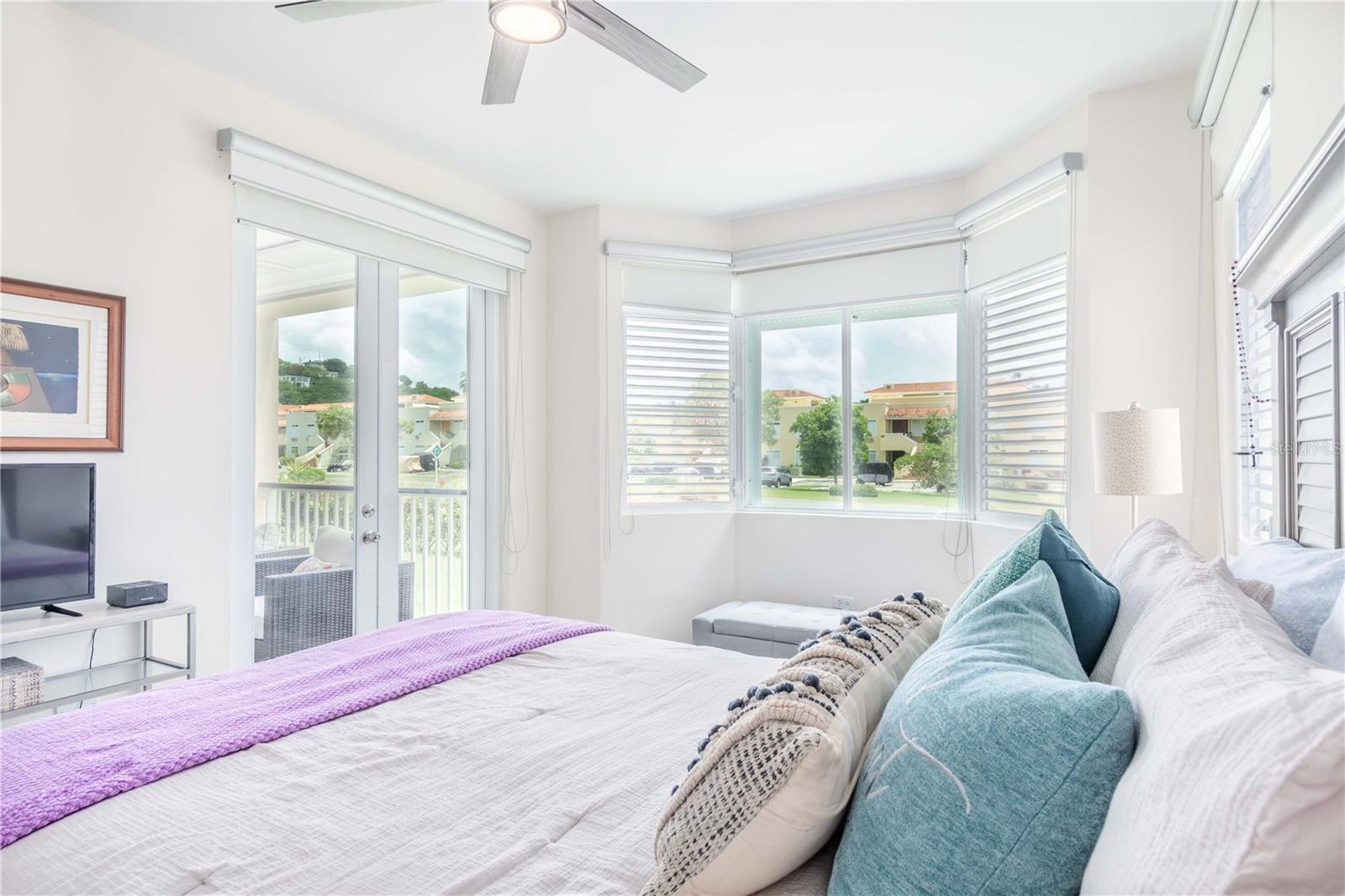 HARBOUR LAKES - Residential Lease