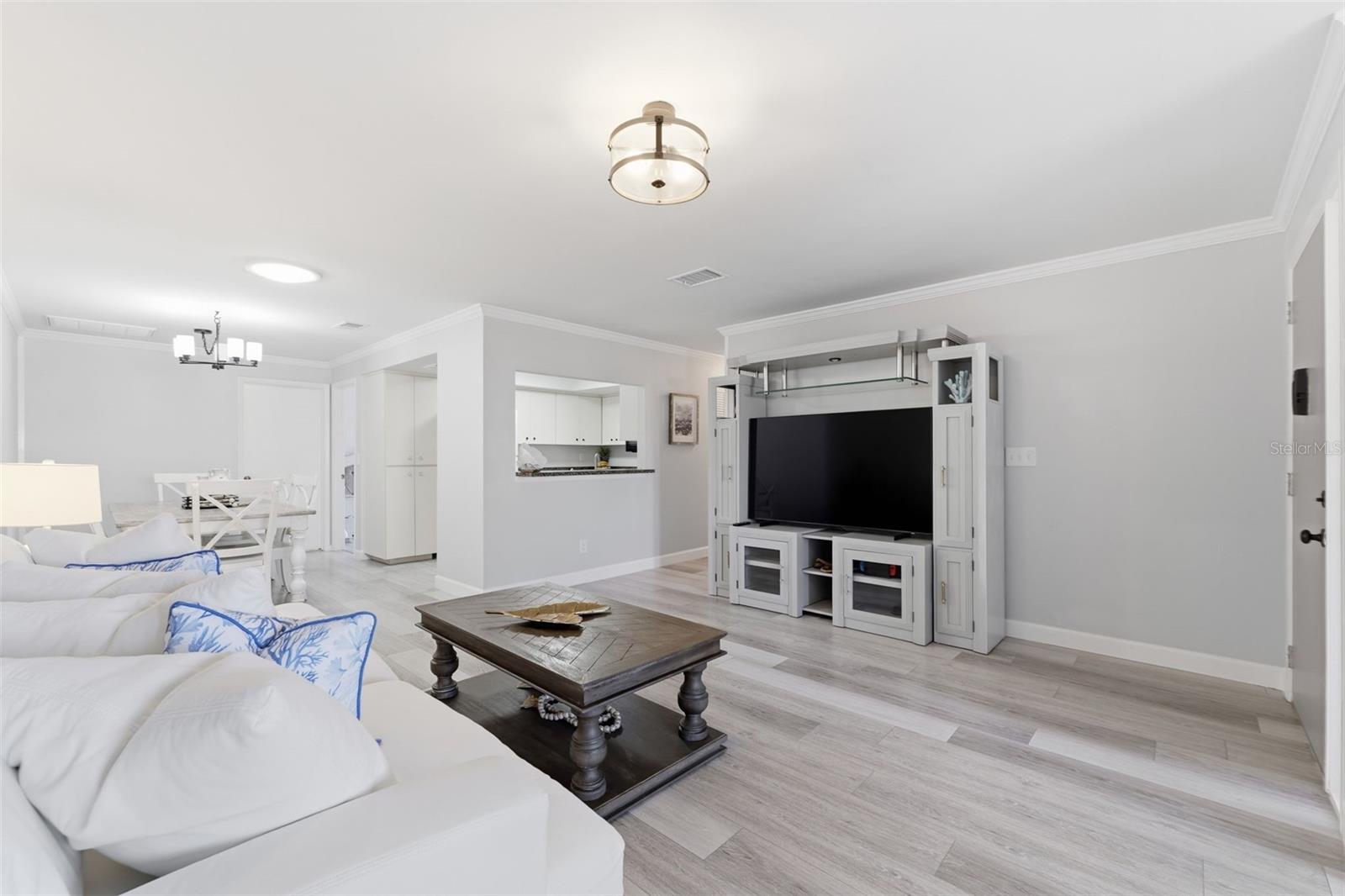 GOLF VIEW VILLAS CONDO 01 - Residential