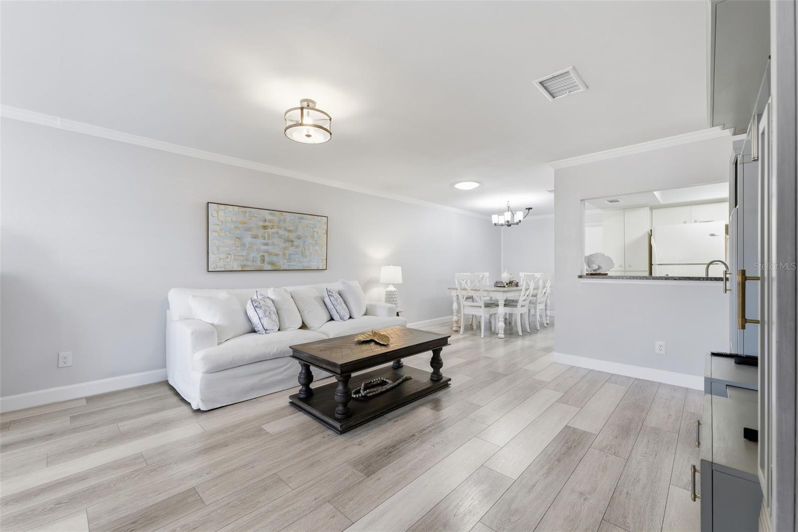 GOLF VIEW VILLAS CONDO 01 - Residential