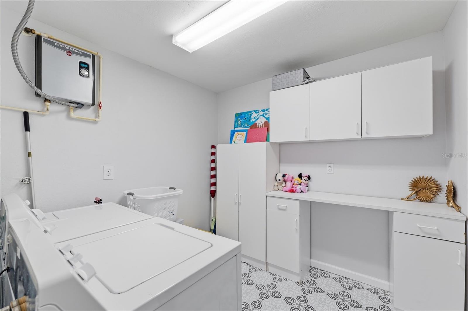 GOLF VIEW VILLAS CONDO 01 - Residential