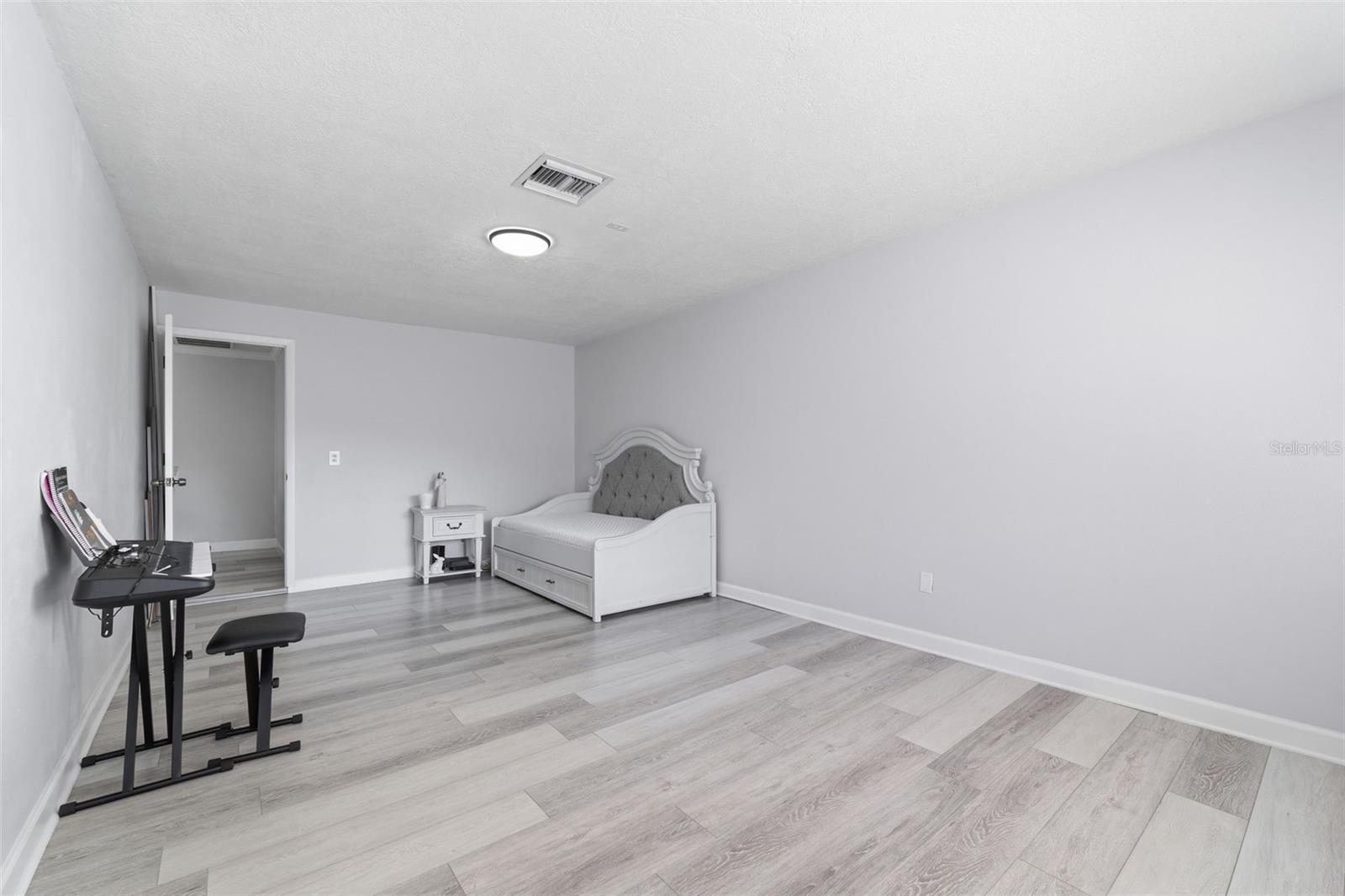 GOLF VIEW VILLAS CONDO 01 - Residential