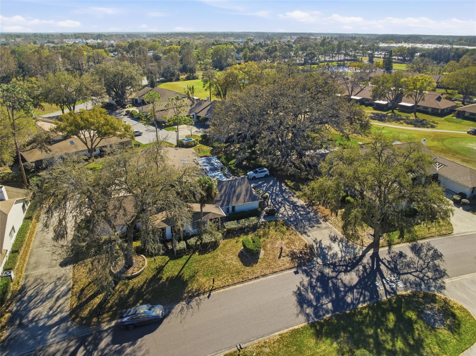 GOLF VIEW VILLAS CONDO 01 - Residential